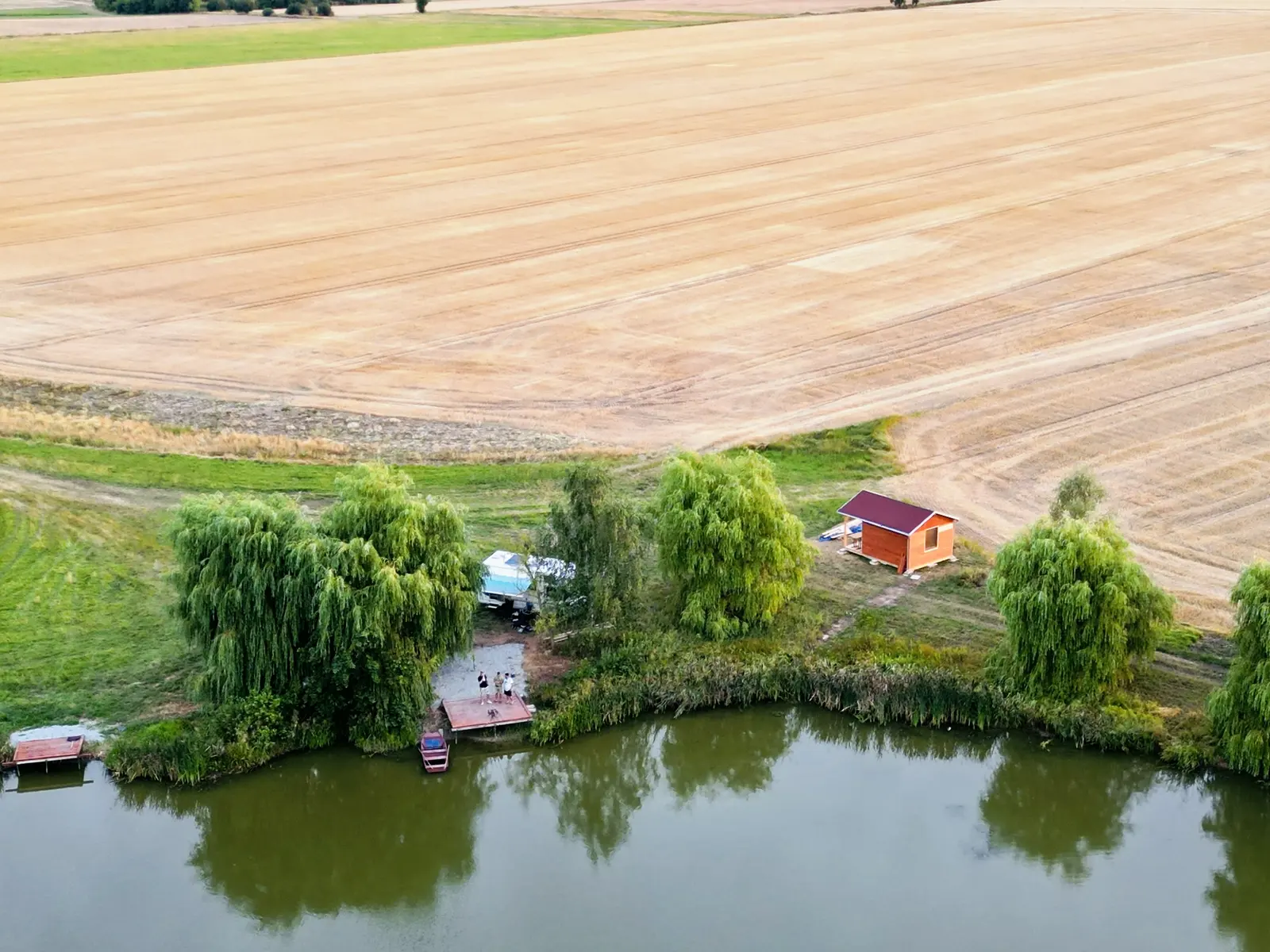 Letecký pohled na rybník Hamr